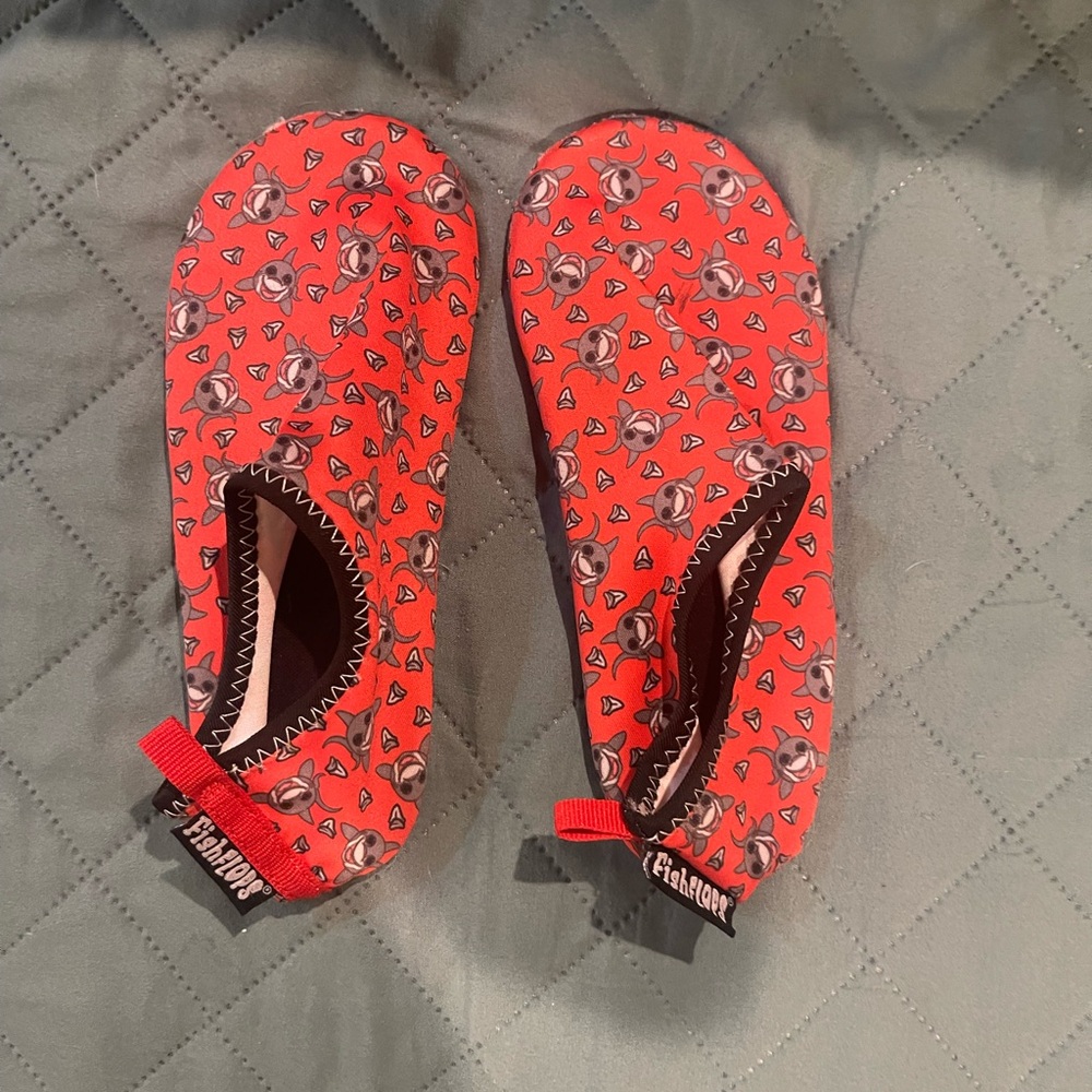 Fish flops water shoes size 11/12